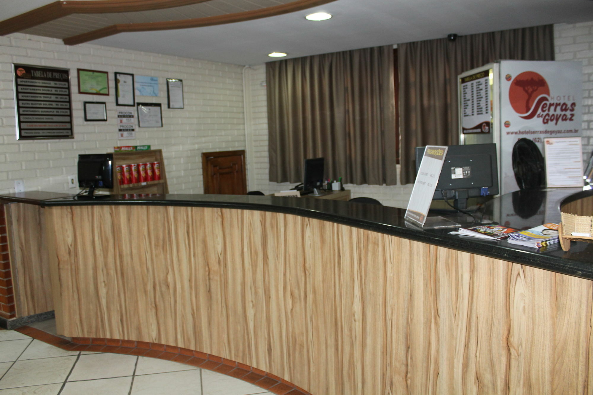 Rede Andrade Goiania Centro Hotell Exteriör bild
